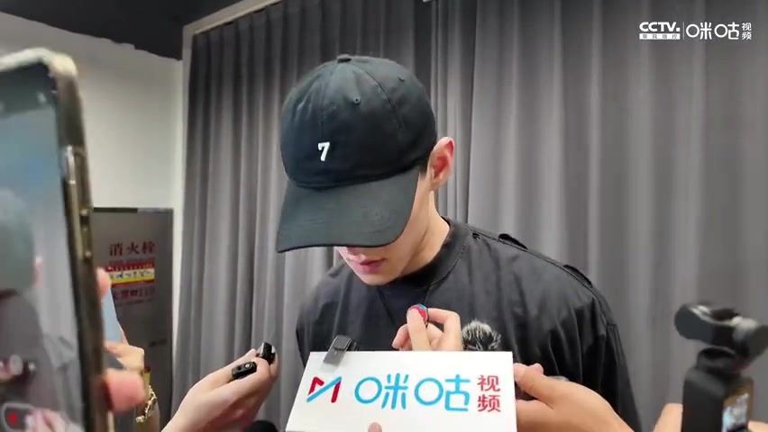 🥺Zeng Fanbo：对球队感到难过 对球迷感到羞耻 不做他的角色 后悔